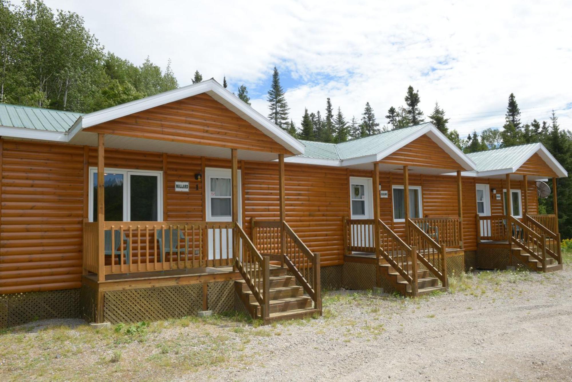 Pourvoiries Des Lacs A Jimmy - Motels Triplex Tadoussac Buitenkant foto